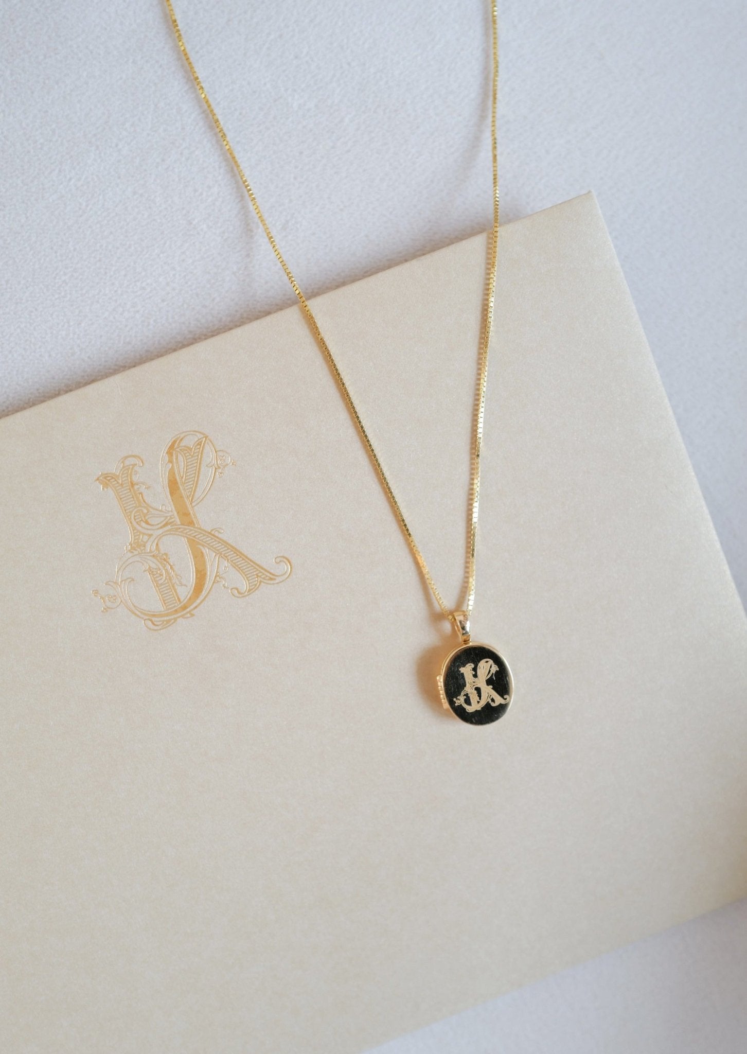 Jace Oval Locket - Image 5