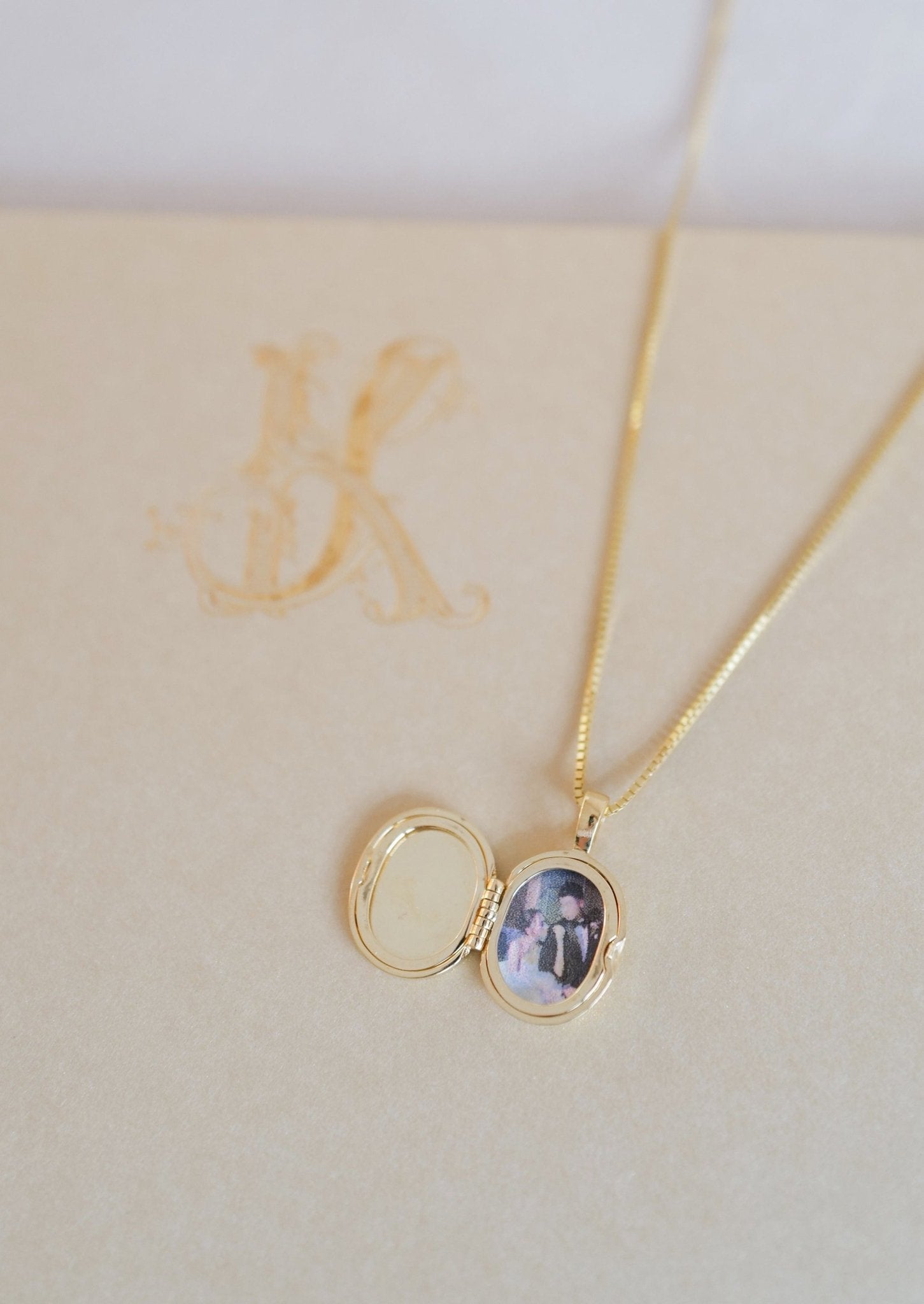 Jace Oval Locket - Image 6