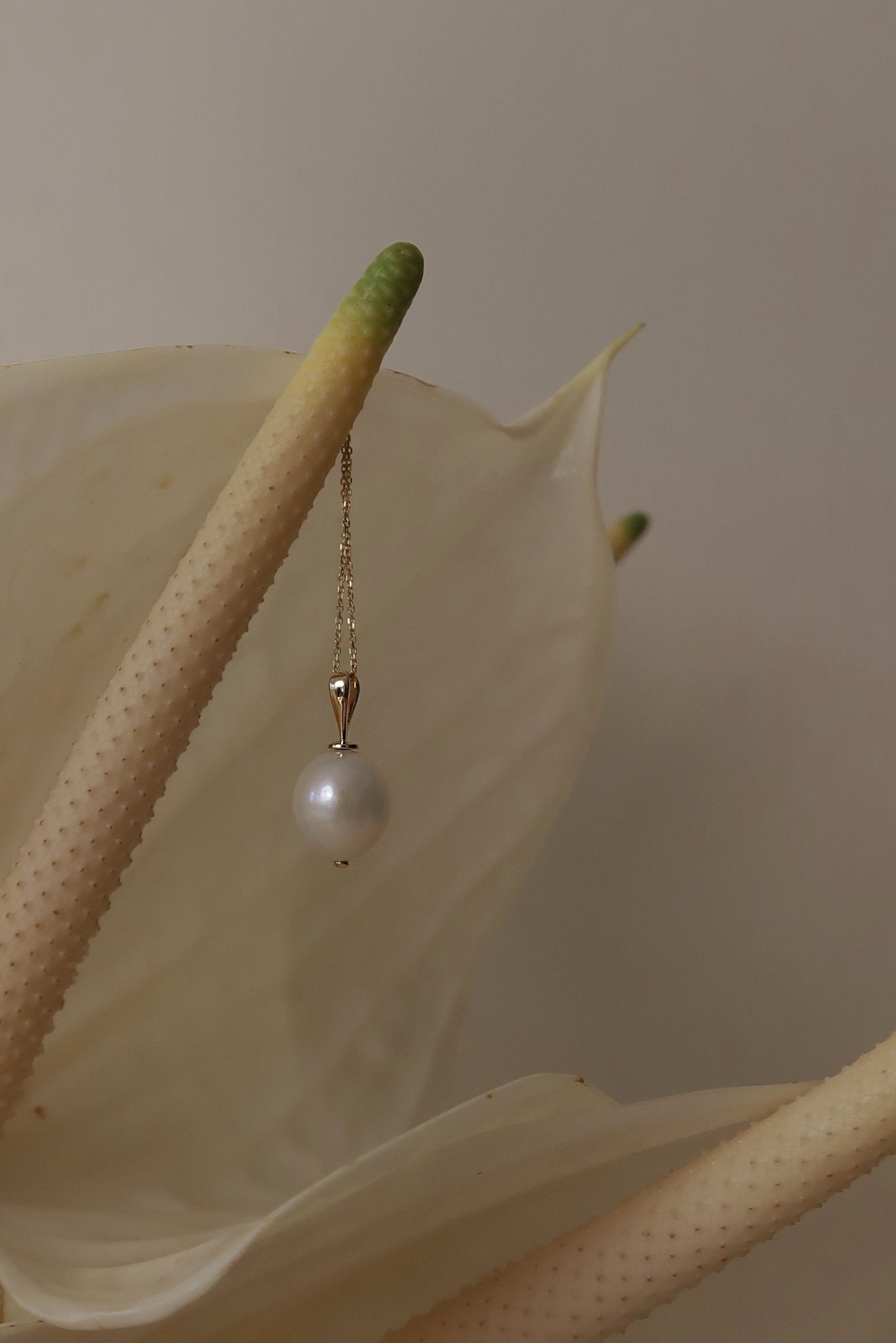 Riya Pearl Pendant - Image 3